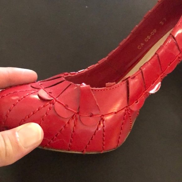 Christian Dior’s red scallop detail Serpent pumps - Picture 7 of 7